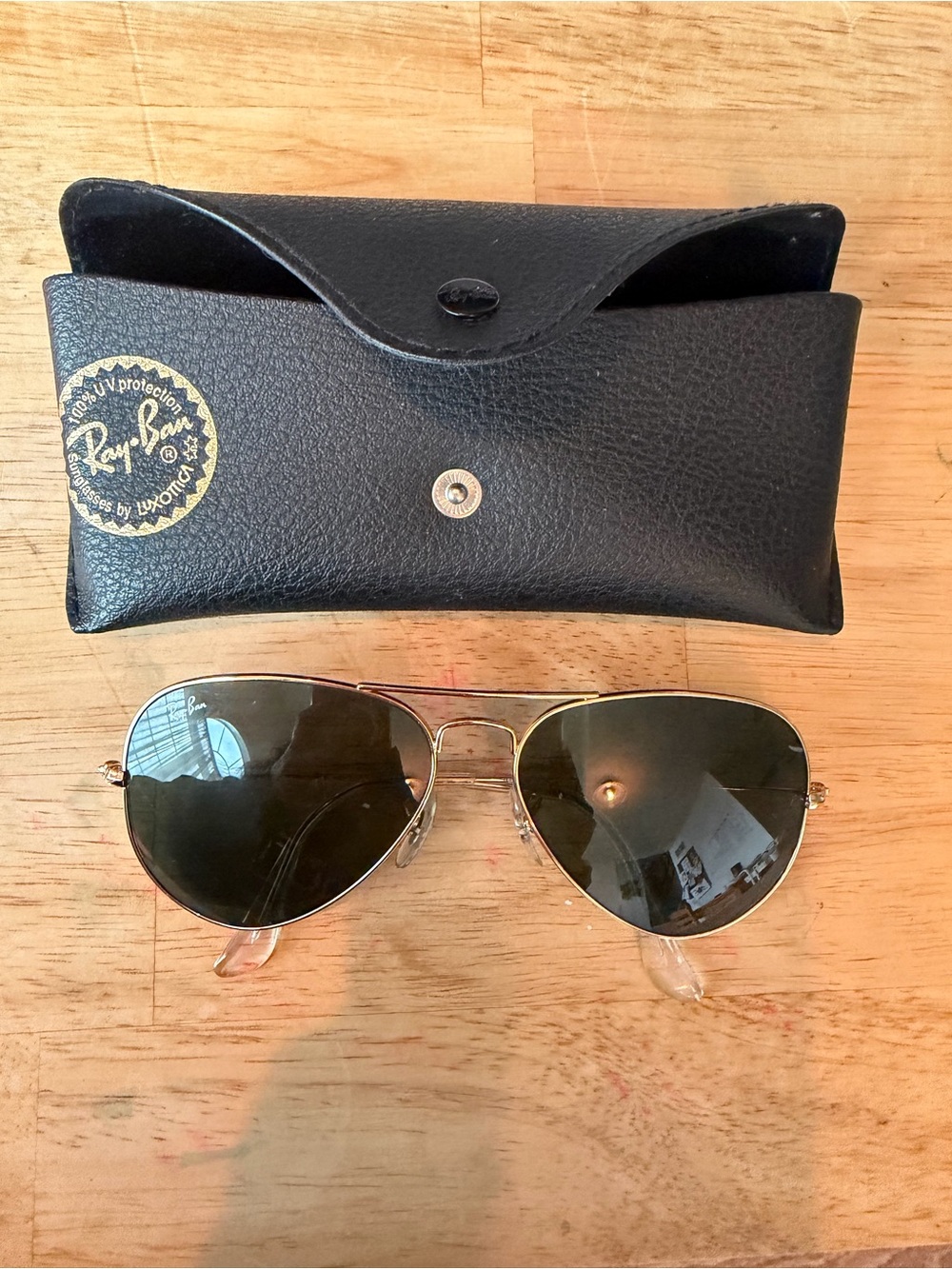 Ray-Ban Gold Frame Aviator Sunglasses, size Large